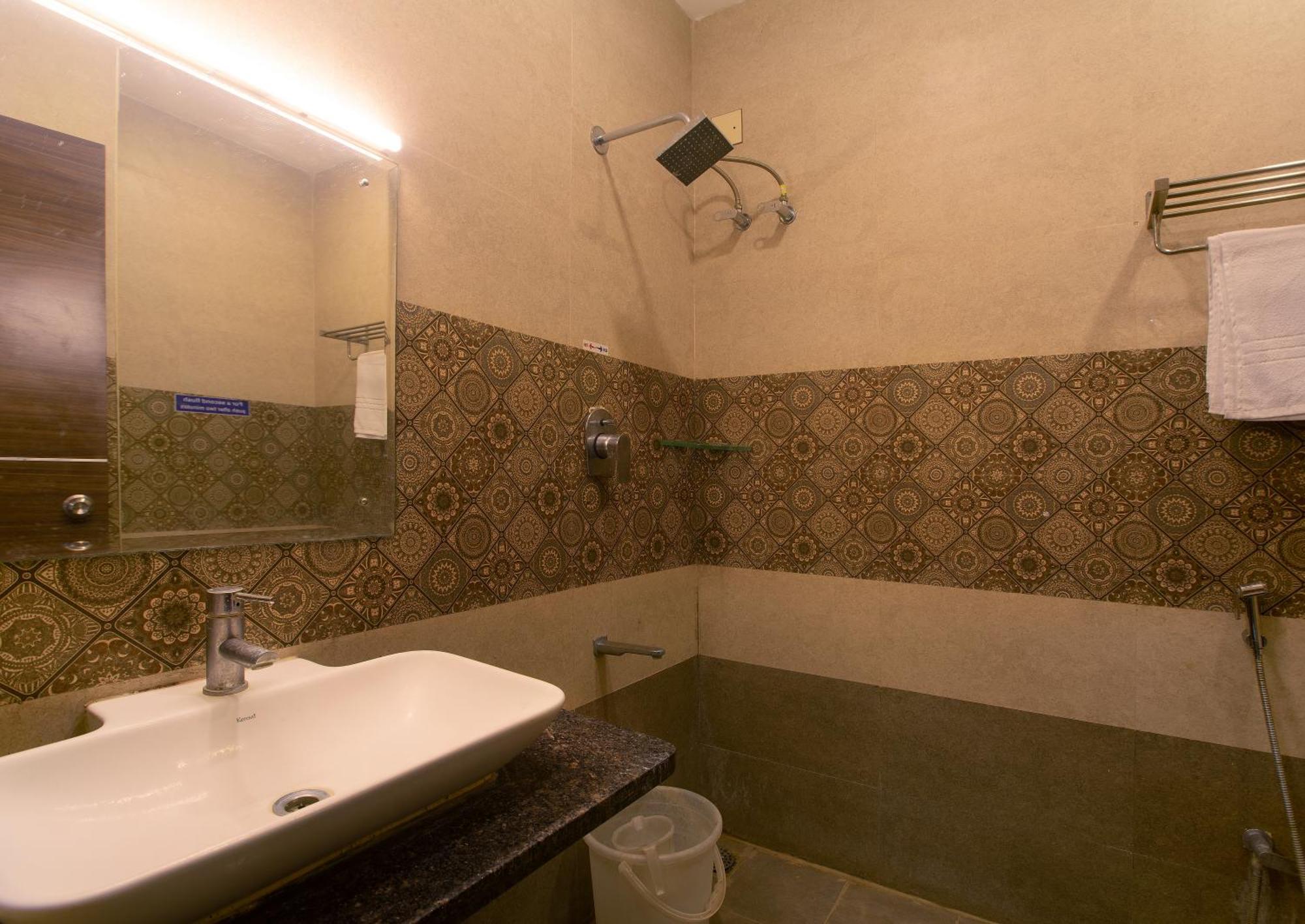 Manjhi Residency Hotel Tiruchirappalli Ngoại thất bức ảnh
